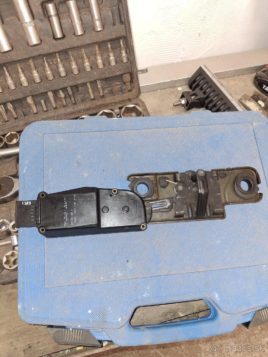 Zámok kufrových dverí superb 2 sedan