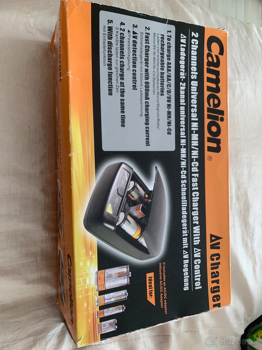 Nabíjačka batérií Camelion