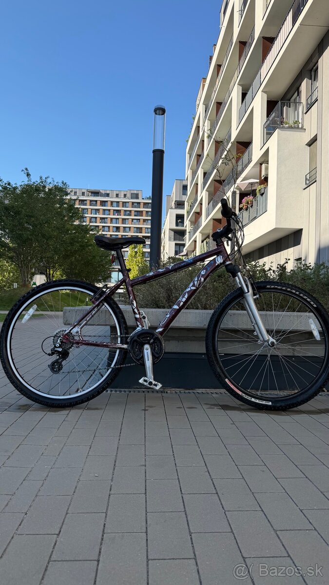 Horsky bicykel specialized