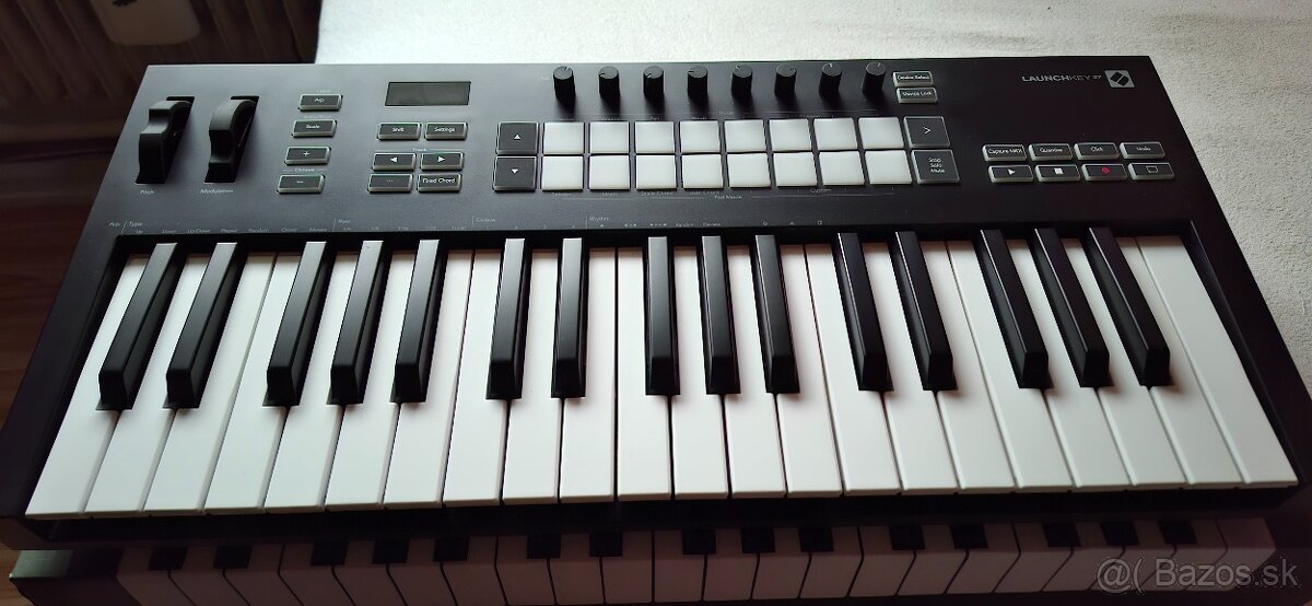 Novation Launchkey 37 MK3