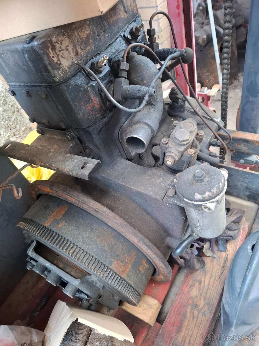 Motor zetor 25