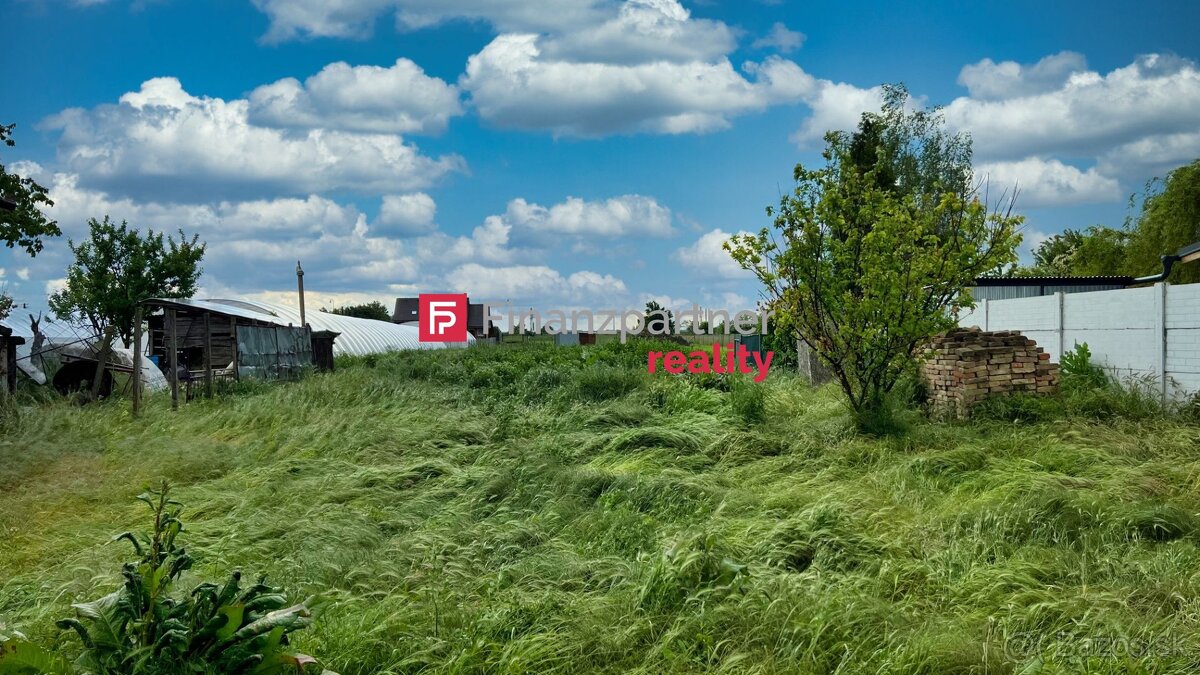 Stavebný pozemok, 1065 m2, Tvrdošovce, Nové Zámky