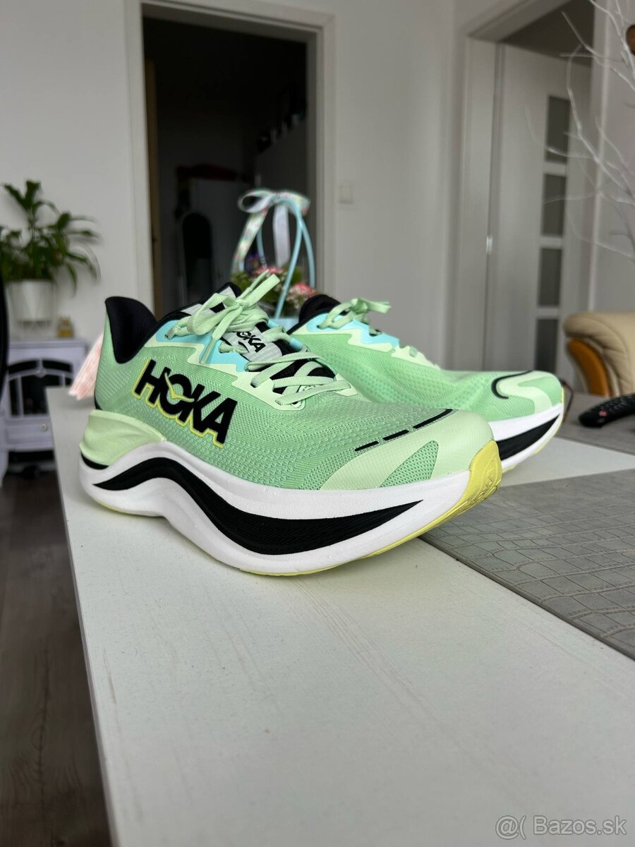 HOKA Skyward X luna moth