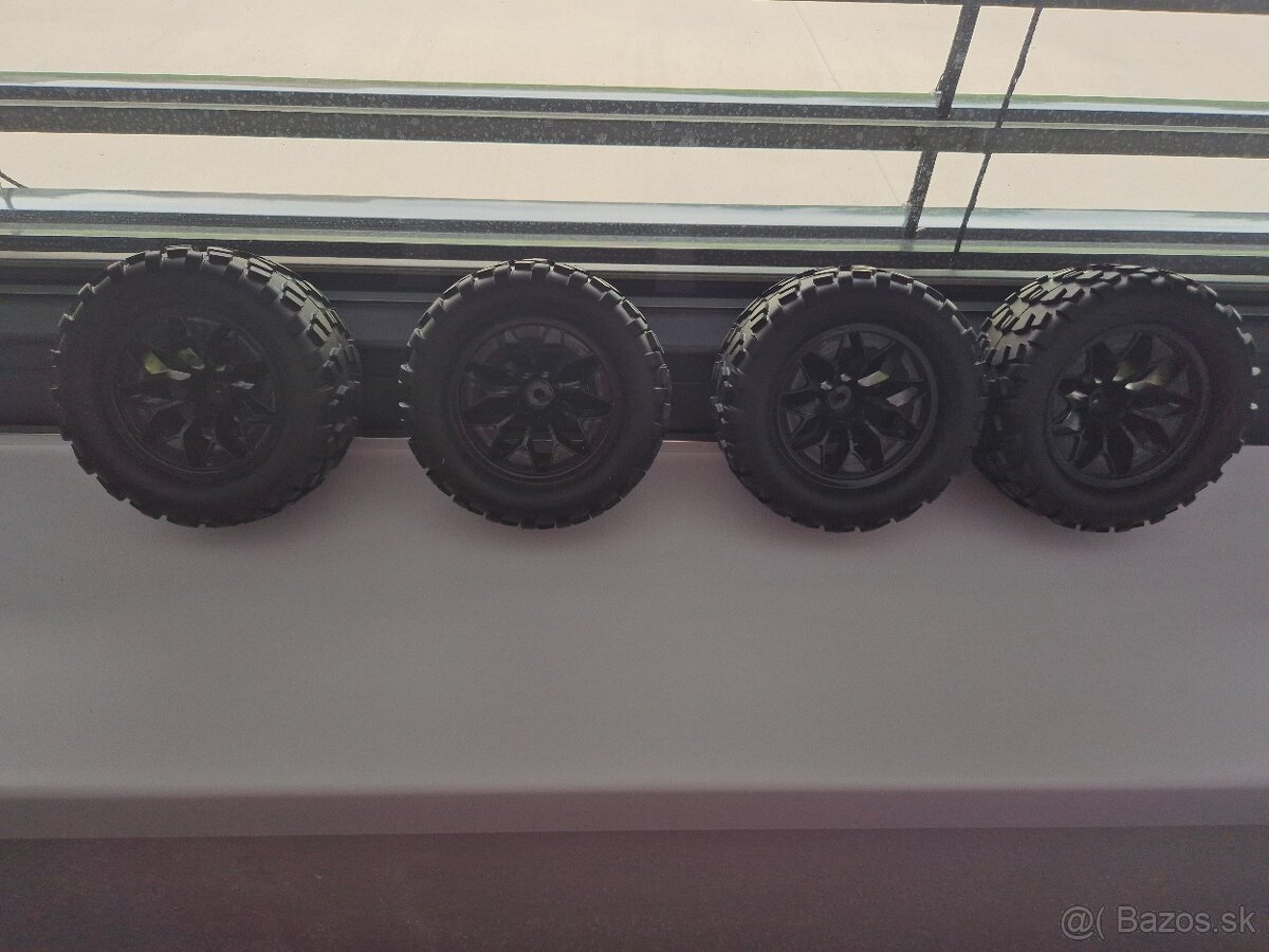 Rc pneumatiky na traxxas......