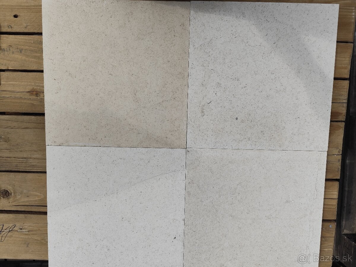 Prirodni kamen na dlazbu,44x44 20 mm