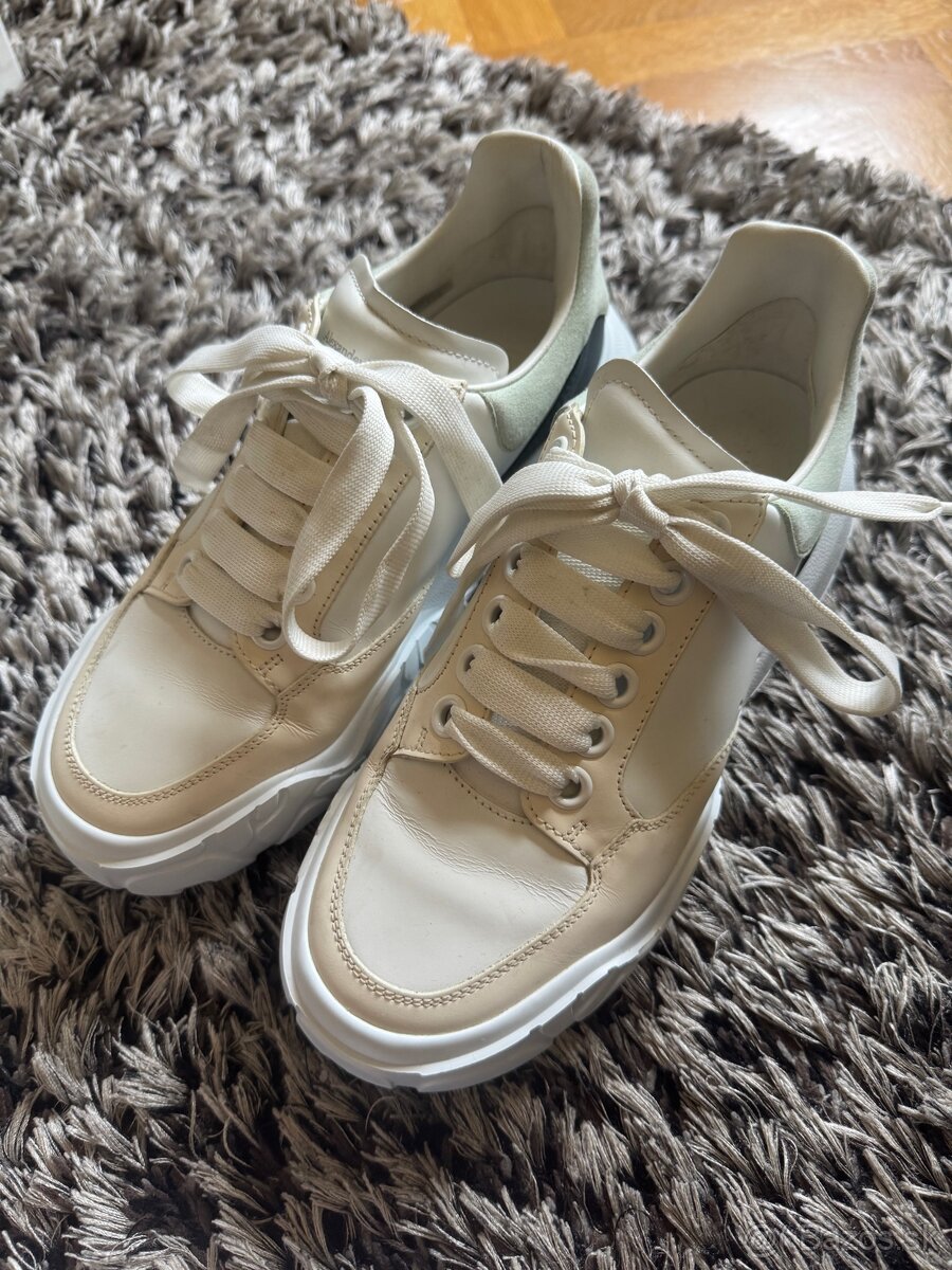 Alexander Mcqueen