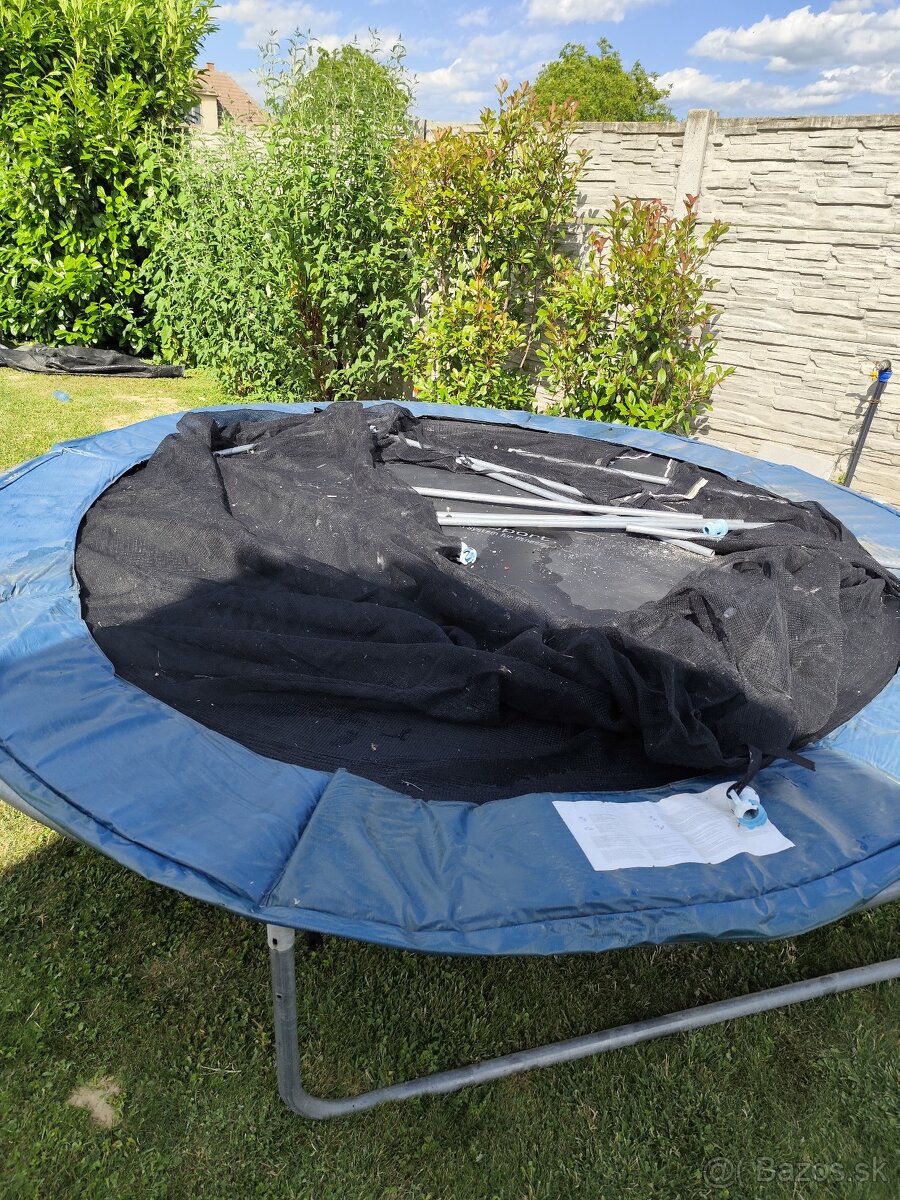 Trampolína