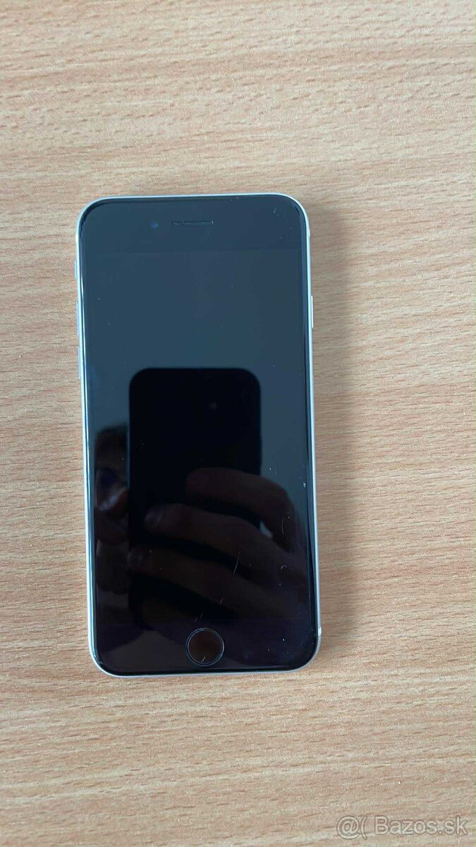 iPhone SE20
