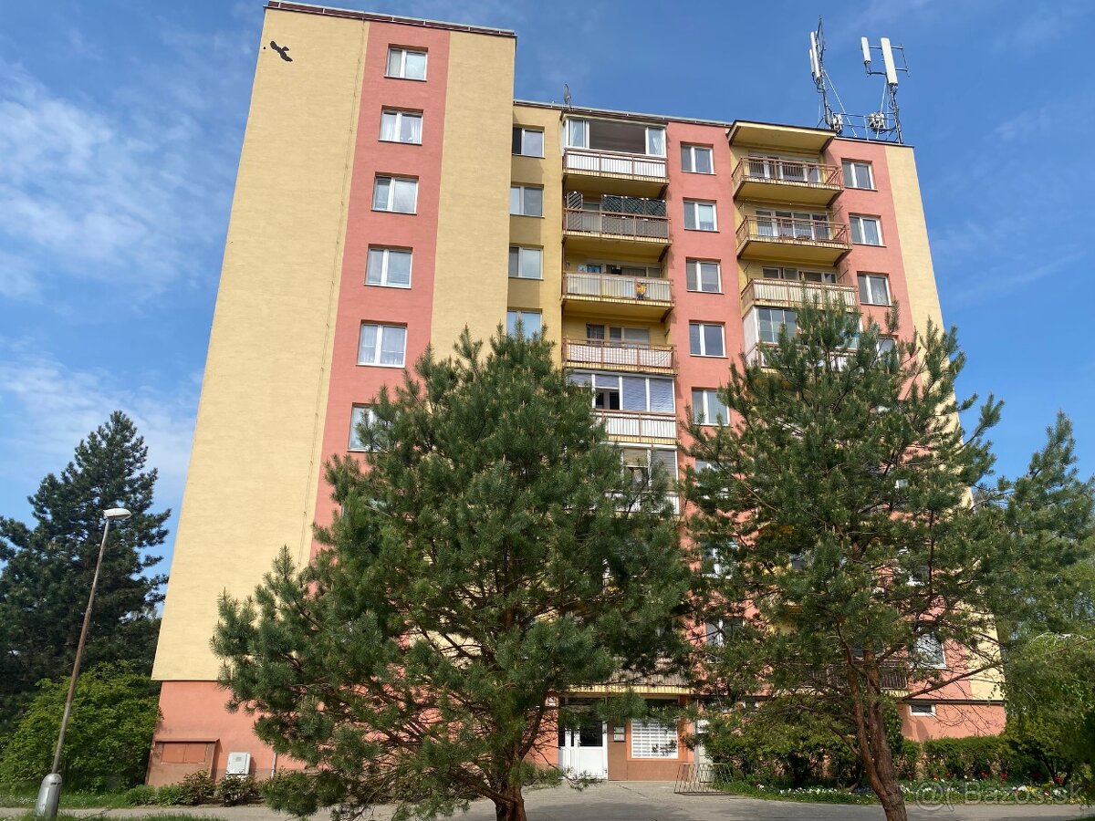 Moderne riešený byt s veľkou loggiou