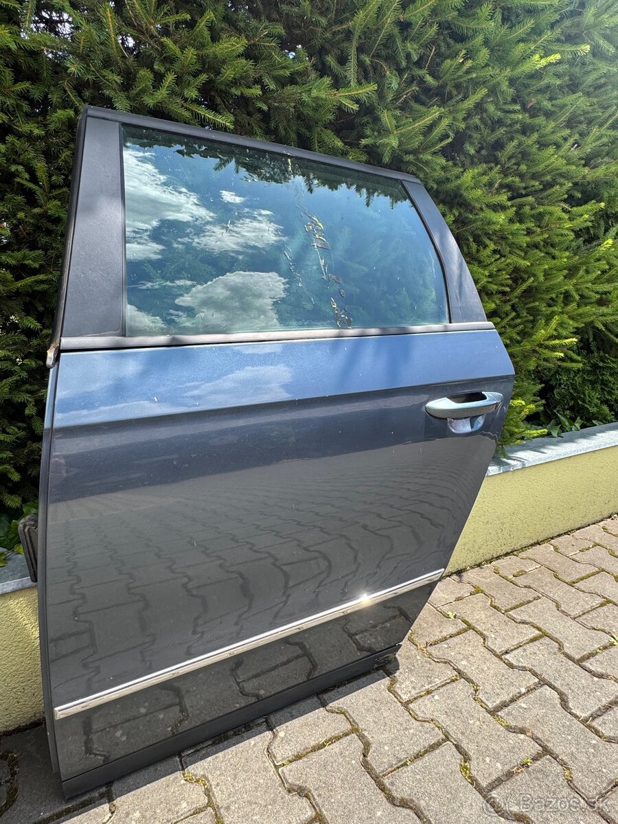 Zadné dvere Volkswagen passat b6 combi lc5f