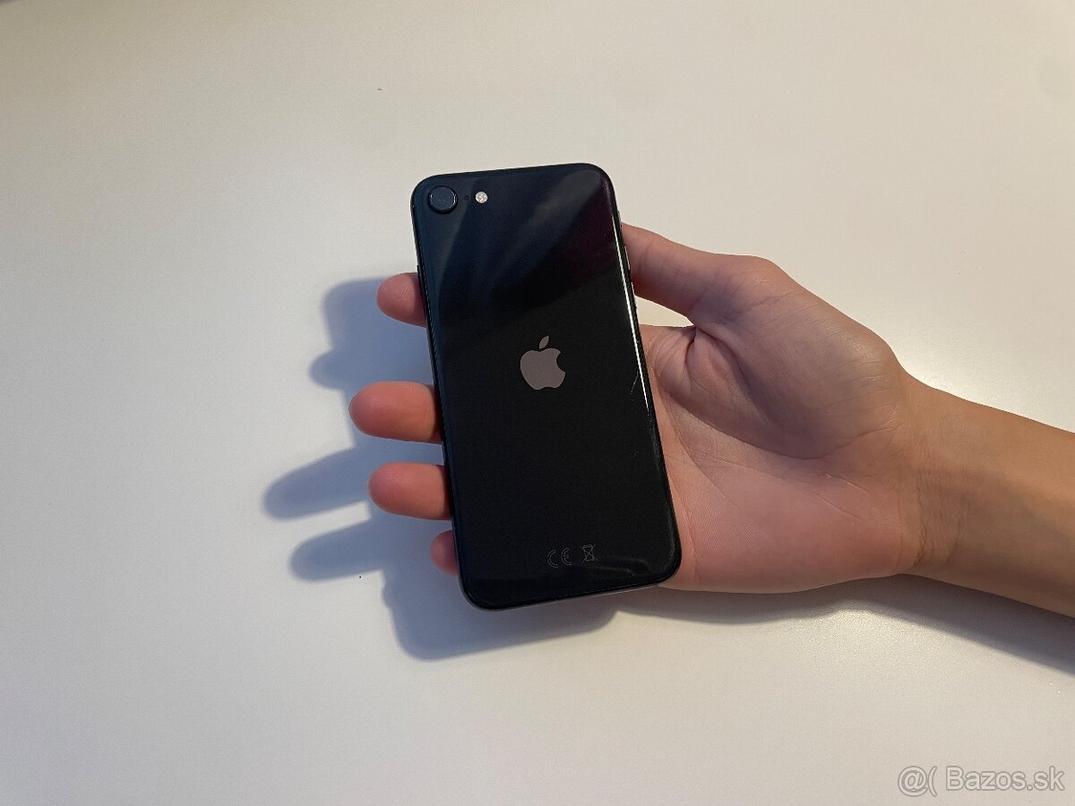 iPhone SE 2022 64GB - prasknutý displej