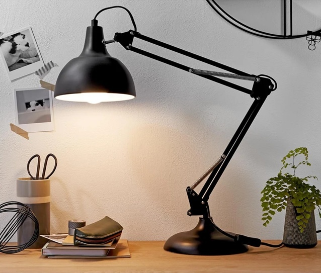 Stolná lampa s LED v retro čiernom dizajne