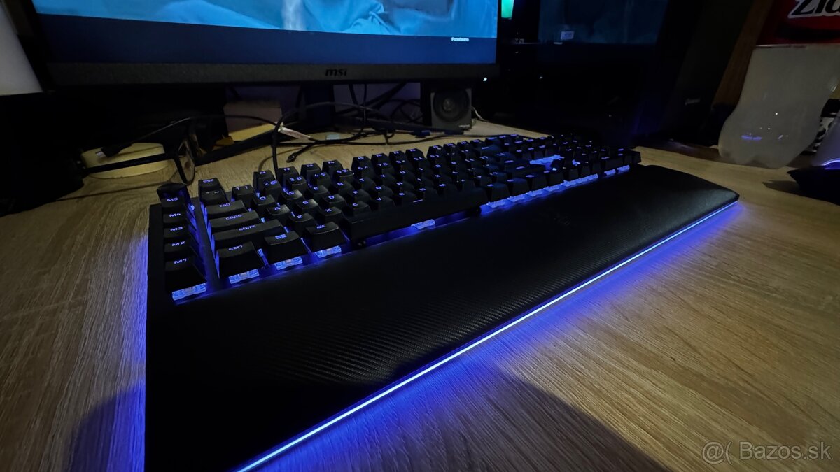 Predám: Klávesnica Razer Blackwidow V4 Pro (Green Switch)