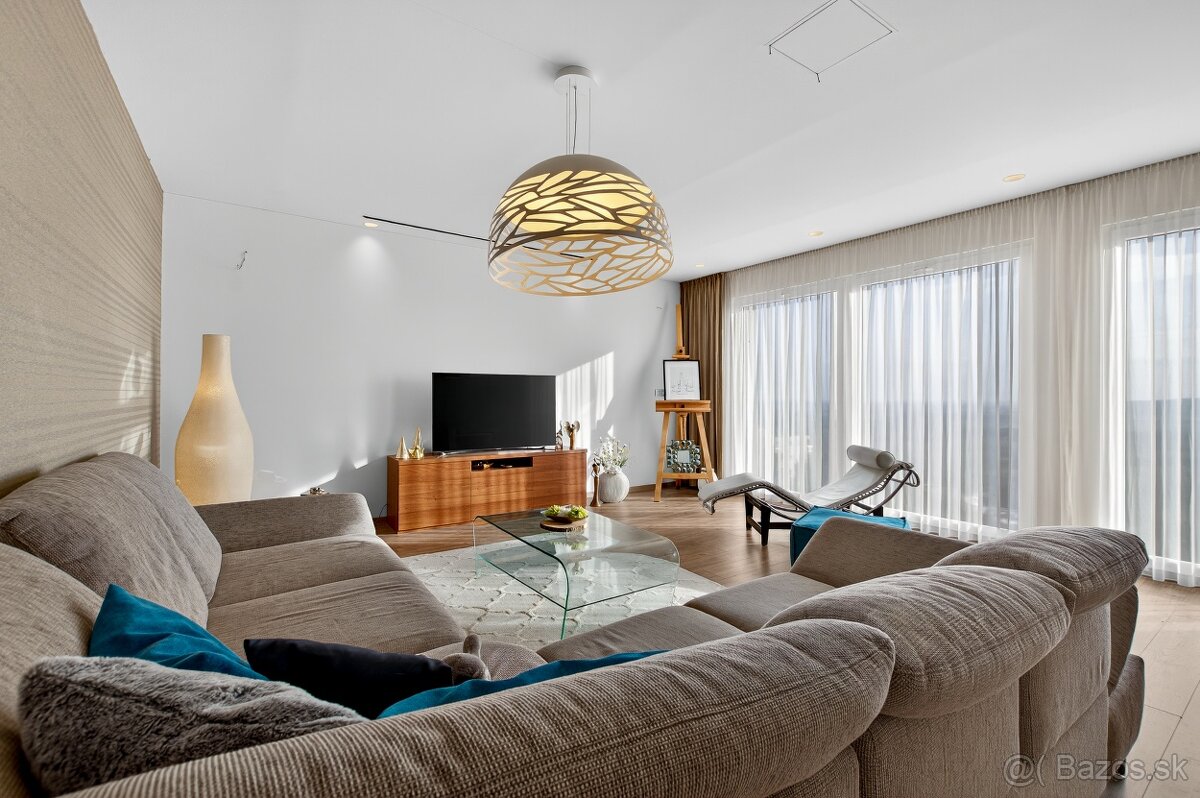 NA PREDAJ EXKLUZÍVNY 4-IZBOVÝ BYT S VÝHĽADOM NA RAKÚSKO