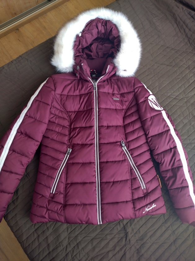 NOVA znackova damska bunda