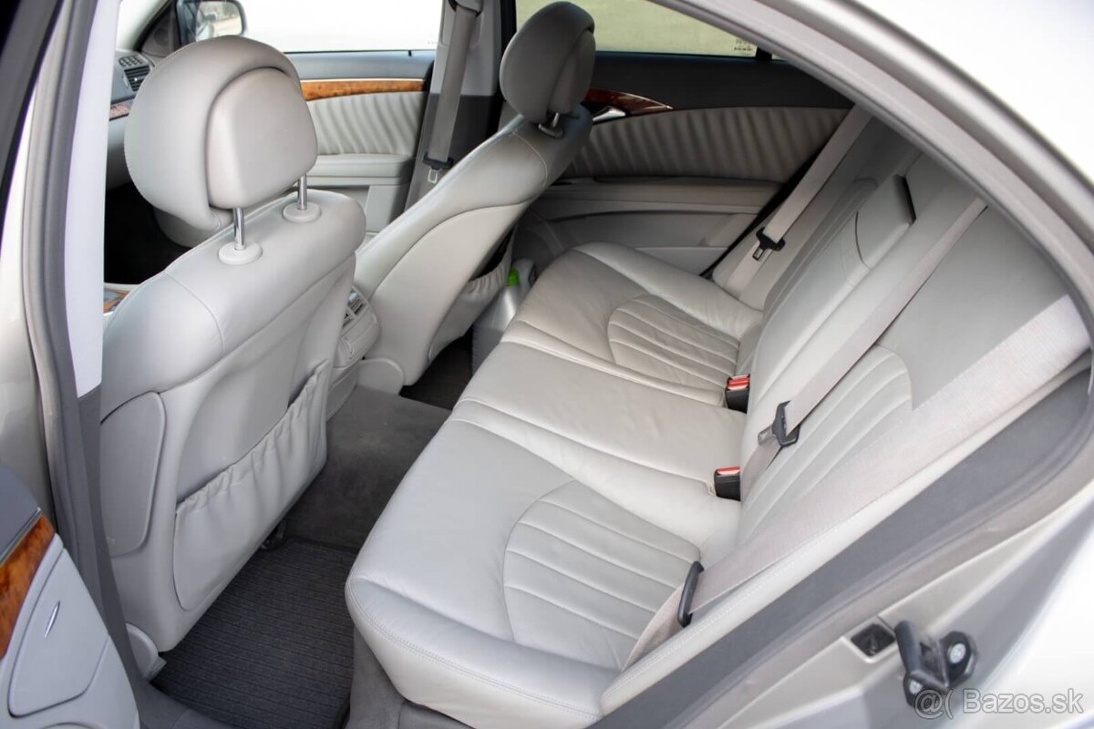 Mercedes-Benz E trieda Sedan 280 Elegance A/T 4-matic