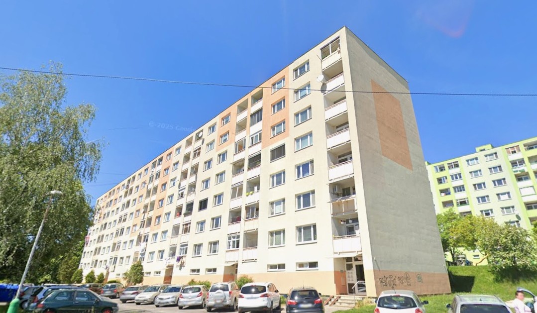 Spoluvlast. podiel 1/4 –3 izb. byt, Na karasiny 40247/27, PD