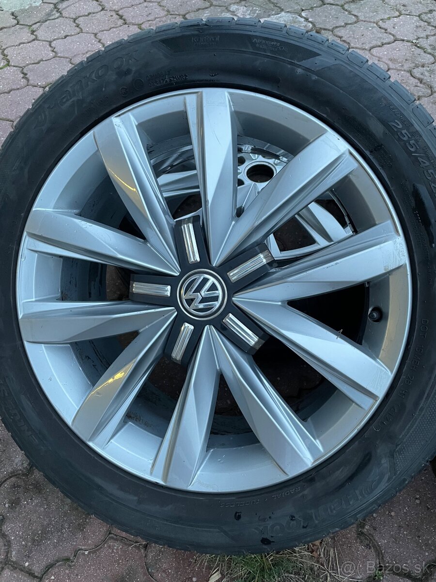 VW Springfield 18, 255/45 103 letní pneu Hankook,Multivan T6