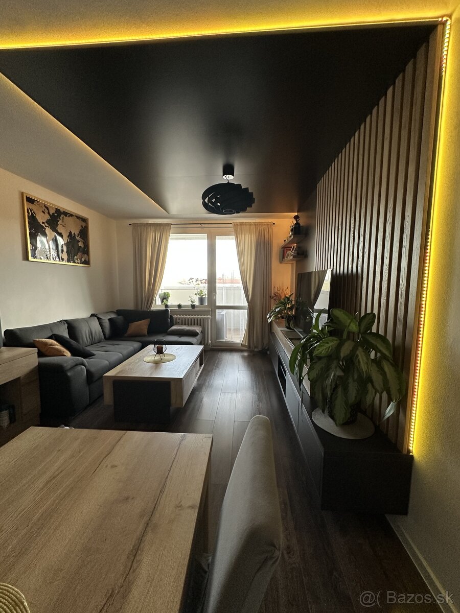 Kompletne zrekonštruovaný a zariadený 2-izbový byt s lodžiou