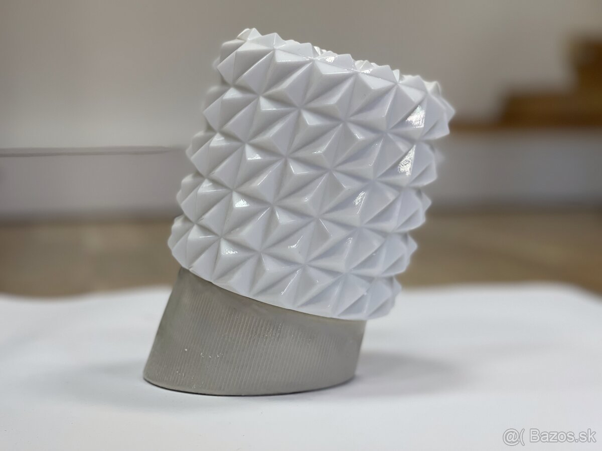 Porcelánová nástenná lampa