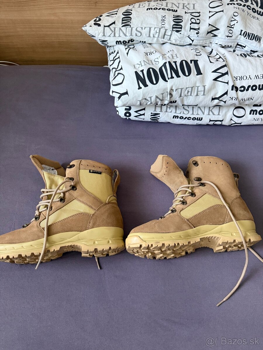 Vojenské topanky