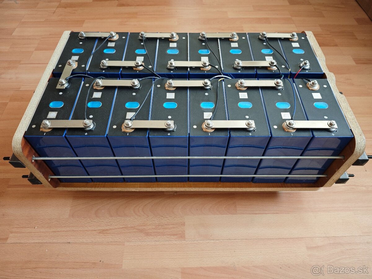 LiFePO4 Batéria 17,4kWh 51,2V 340Ah
