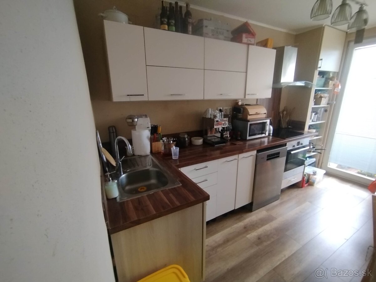3-IZB BYT, 61m2, KOMPLETNÁ REKONŠTRUKCIA, VRAKUŇA