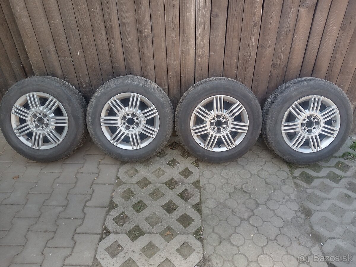 Kolesá elektróny z Fiat Stilo s dobrými pneumatikami