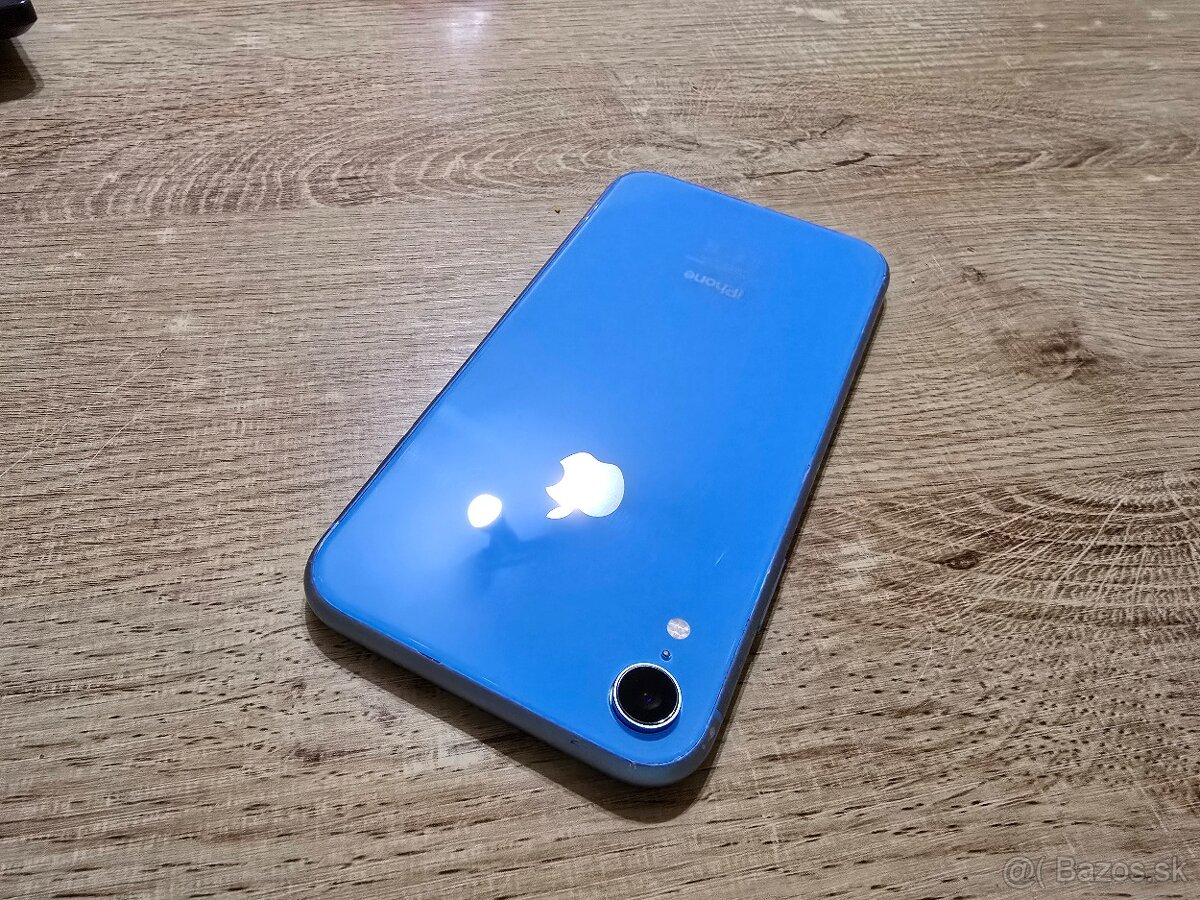 Iphone XR plnefunkcny ma len bezne znamky pouzivania telefon