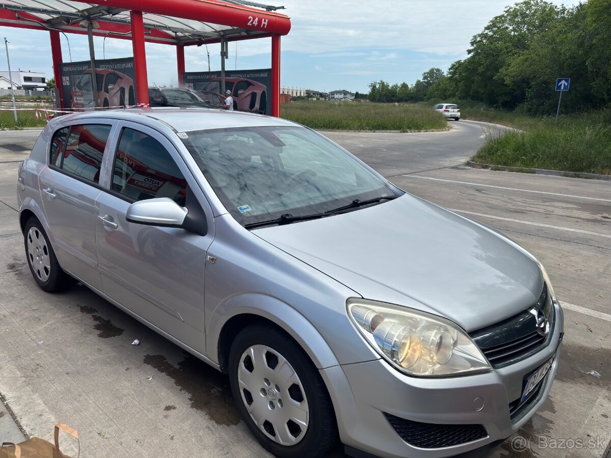 Opel Astra H 1.9 CDTI COSMO | 74 kW | 6-st. manuál | STK do