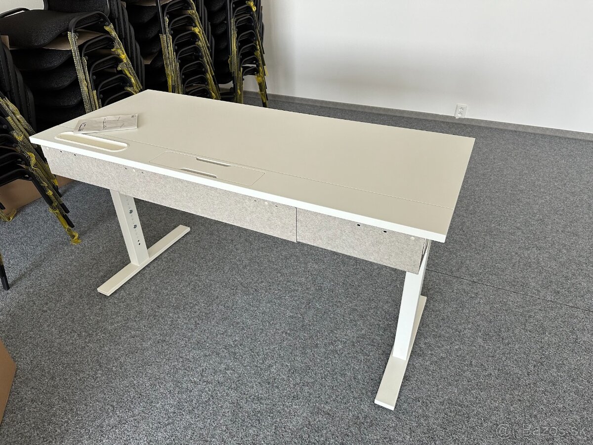 Polohovateľný / rastúci stôl IKEA Mittzon biely 140 x 60