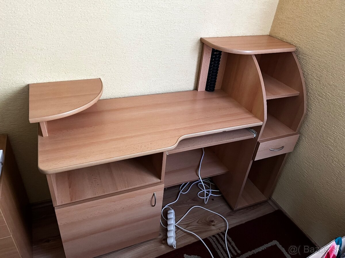 Predám písací/pracovný stôl