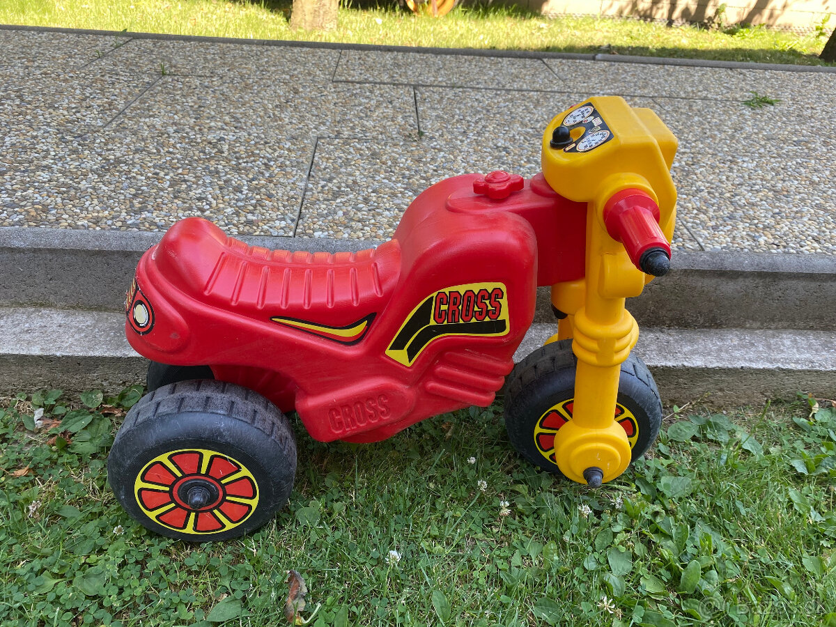 Predam detske odrazadlo Motorka