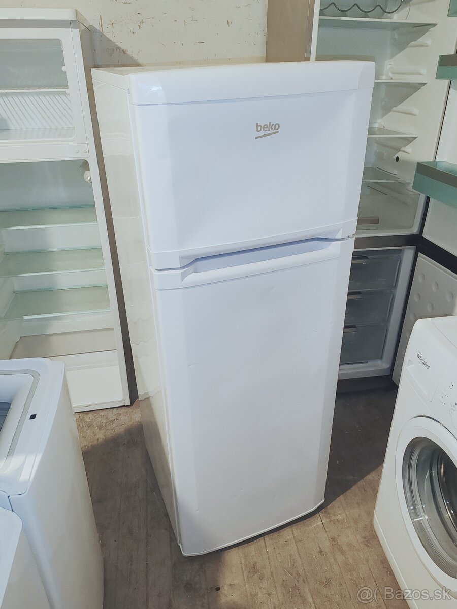 Predám chladničku Beko 144cm