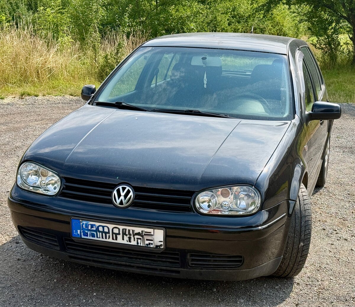 Predám Wolkwagen golf 4. 1.6 benzín