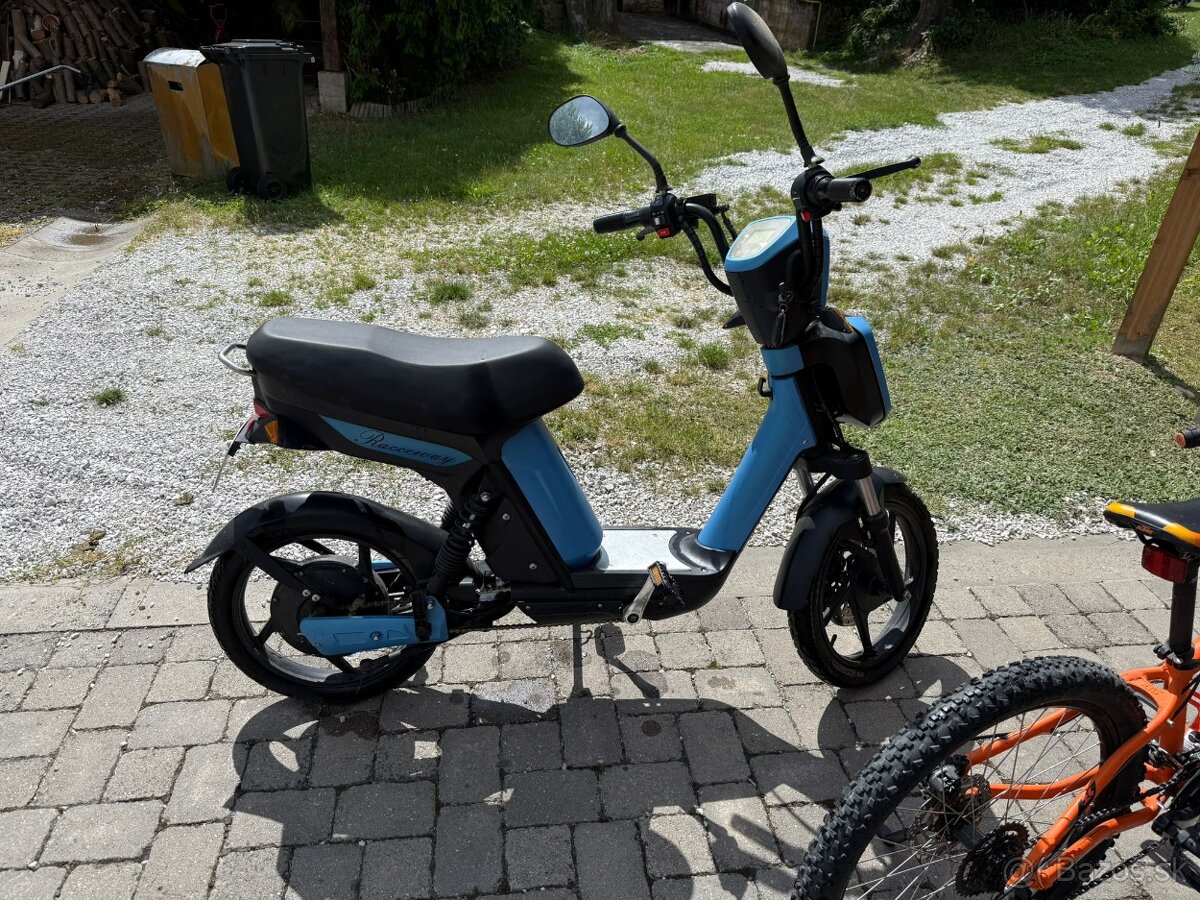 Elektrický skúter Racceway E-BABETA 25km/h