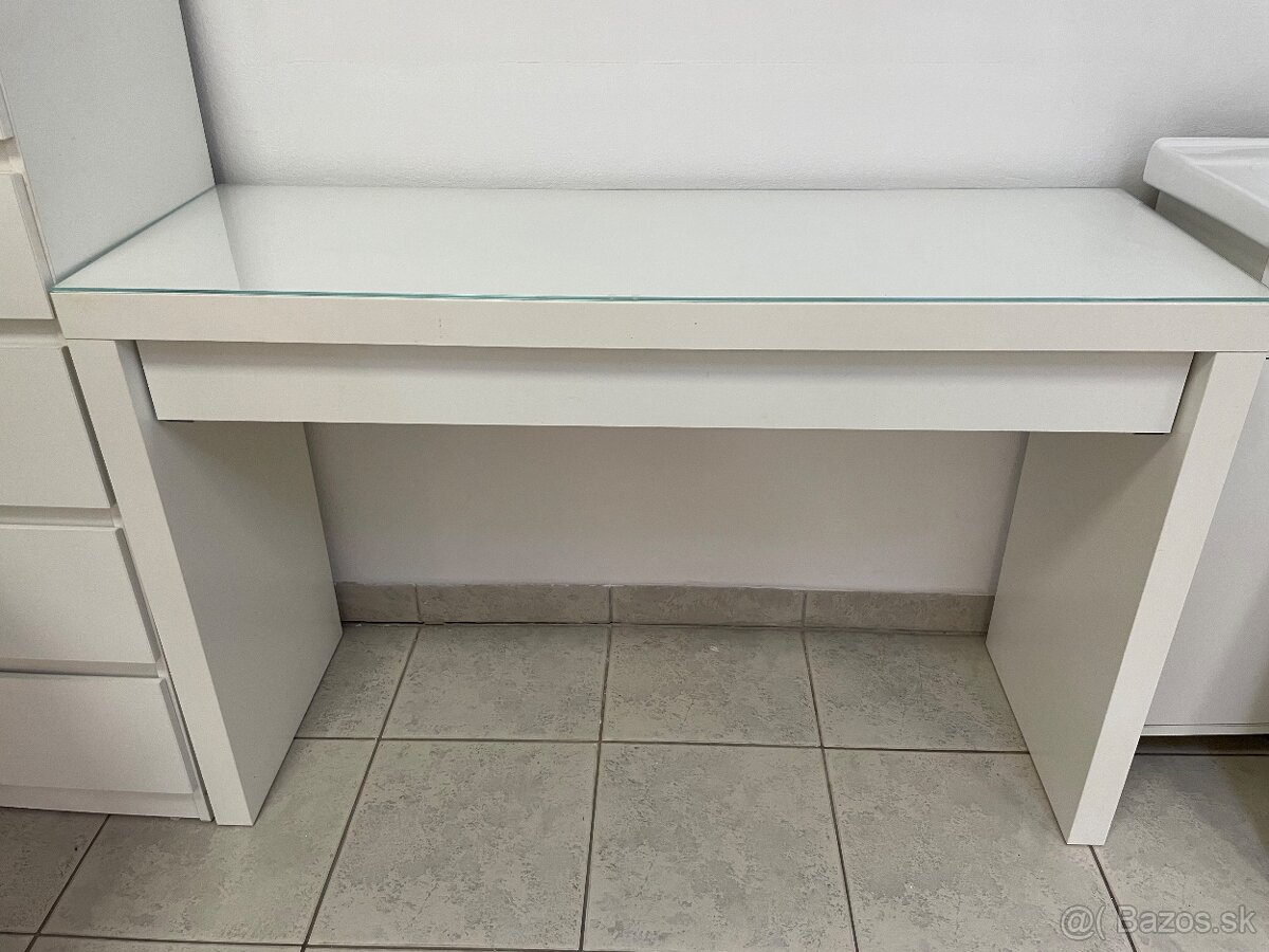 Predám IKEA MALM toaletný stolík