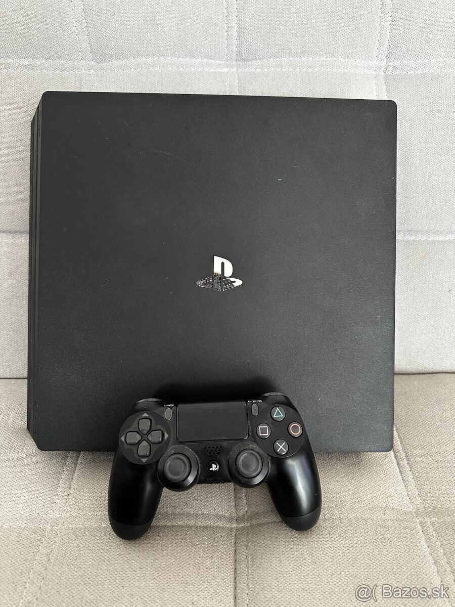 PlayStation 4PRO  zberateľský FW 9.00 • 500 G • výborný stav