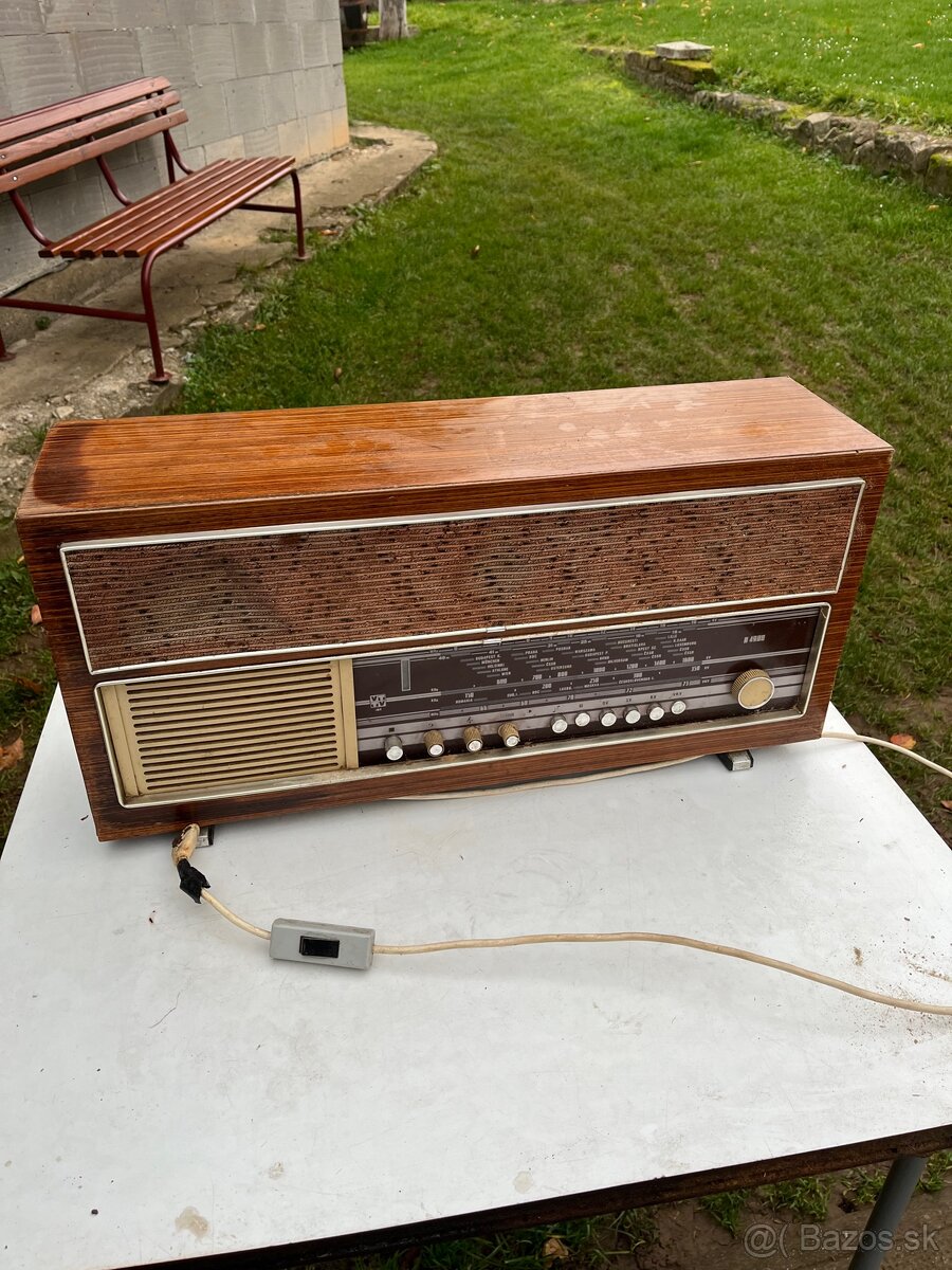 tranzistorové rádio Videoton R 4900.