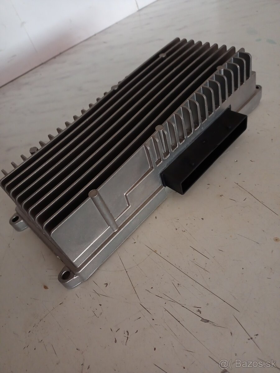 Zosilovač Audi A4 B8