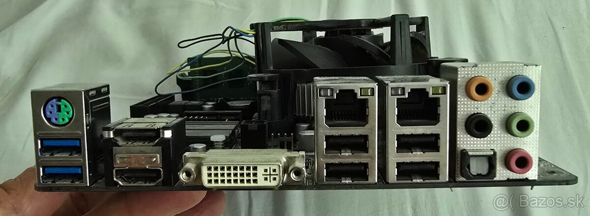 Predám základnú dosku Gigabyte B75 Mini-ITX s proc. a RAM