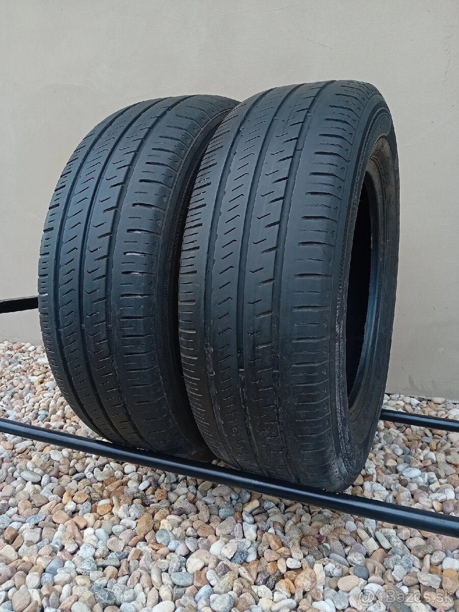 2ks 215/65R16C Letné Hankook 4822