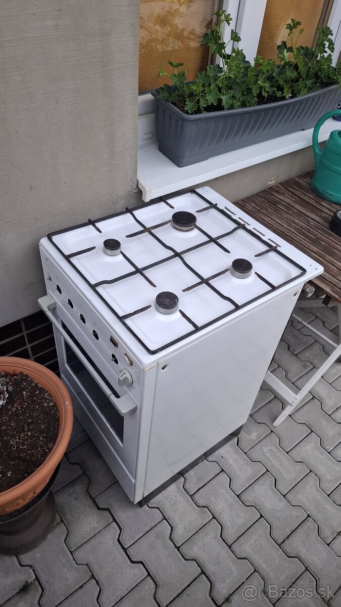 Plynový šporák
