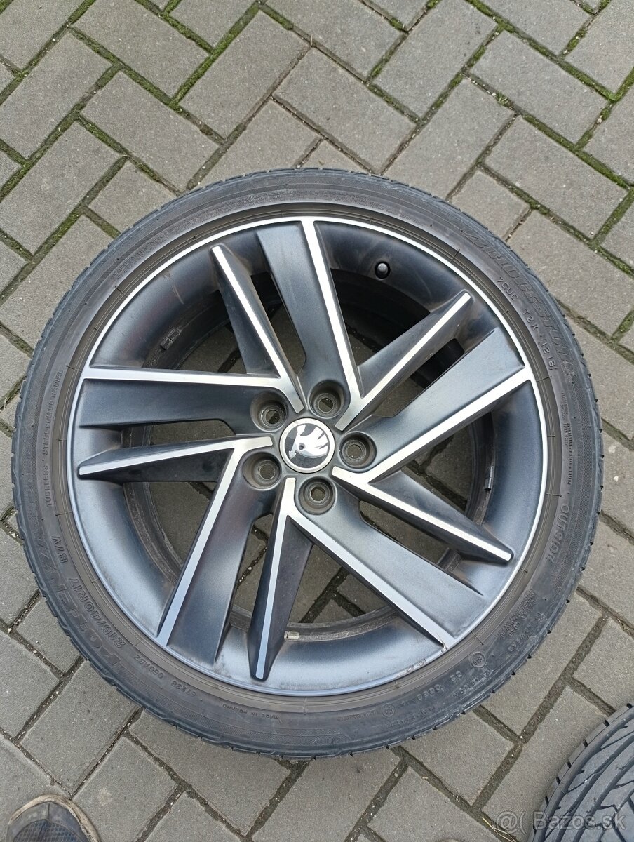 5x100 R17 215/40 R17 Blade