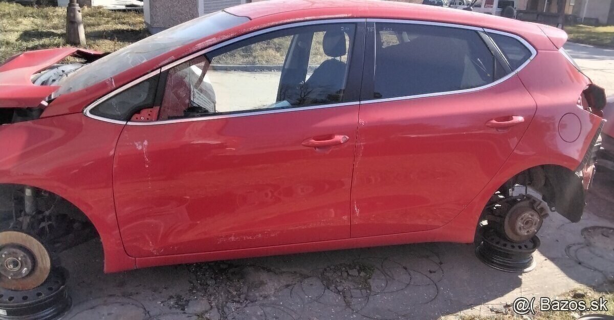 Kia Ceed 2016 1.4 predám zadné DVERE vodičová strana, PIATE