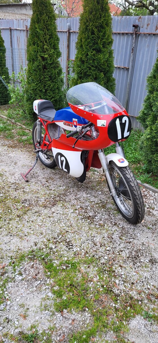 ČZ 125