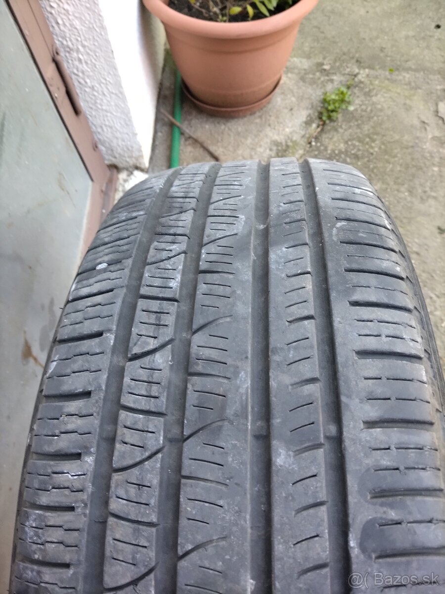 Pirelli 235/60 R 18