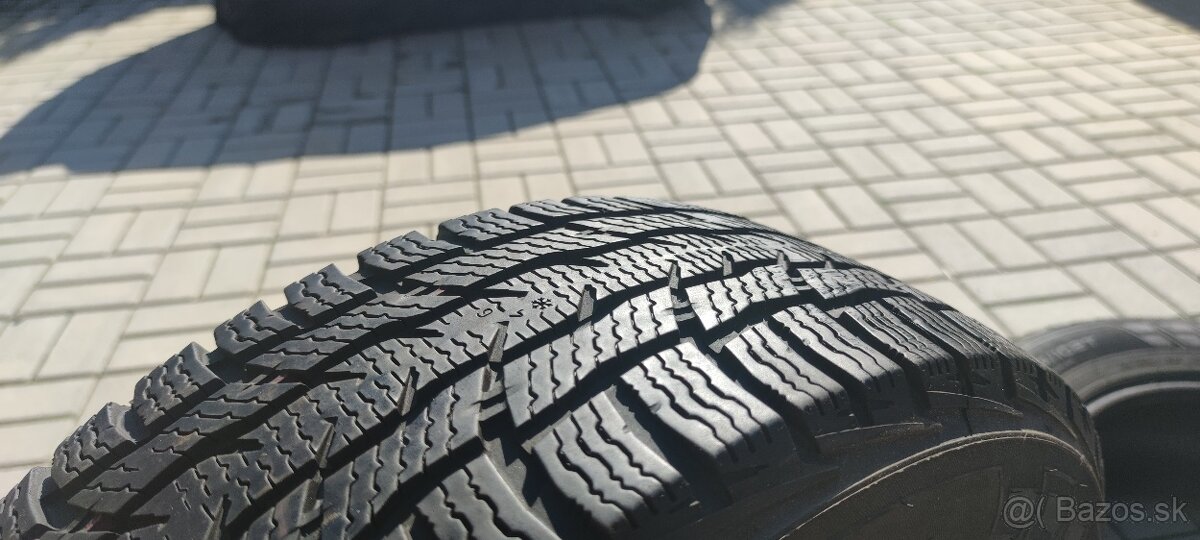Nokian WRC 3 215/65R/15C 104/102T