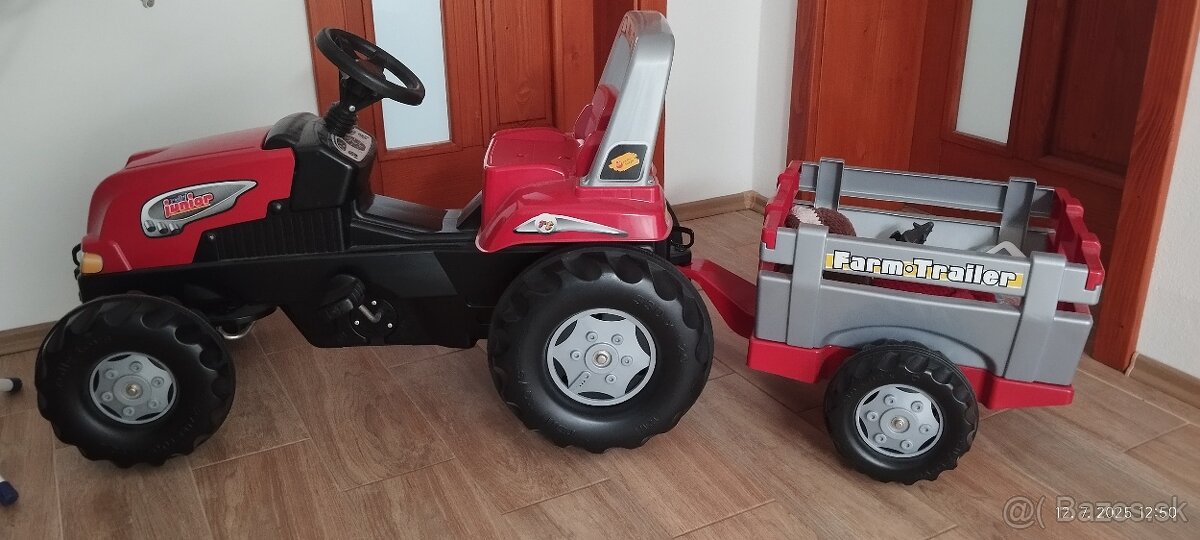 Velký šlapací traktor