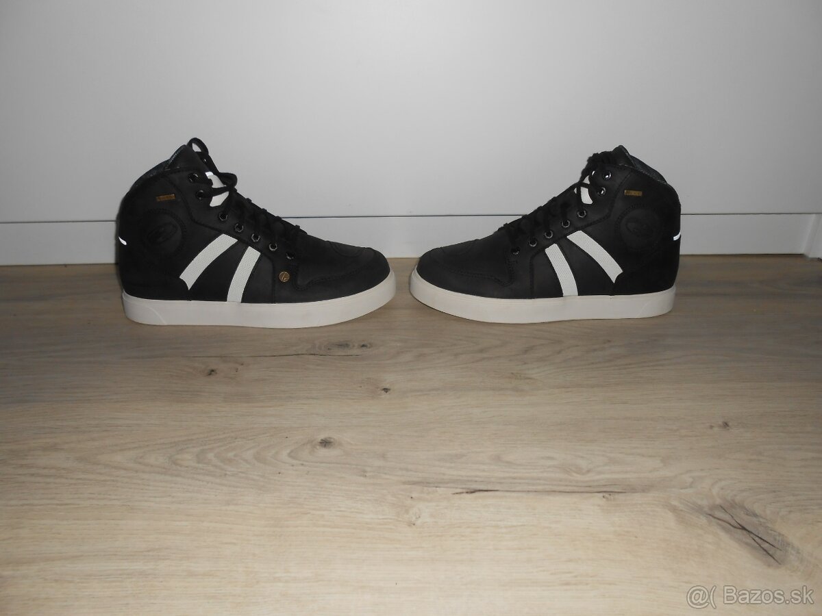 Predam uplne nove GORE TEX moto topanky znacky HELD